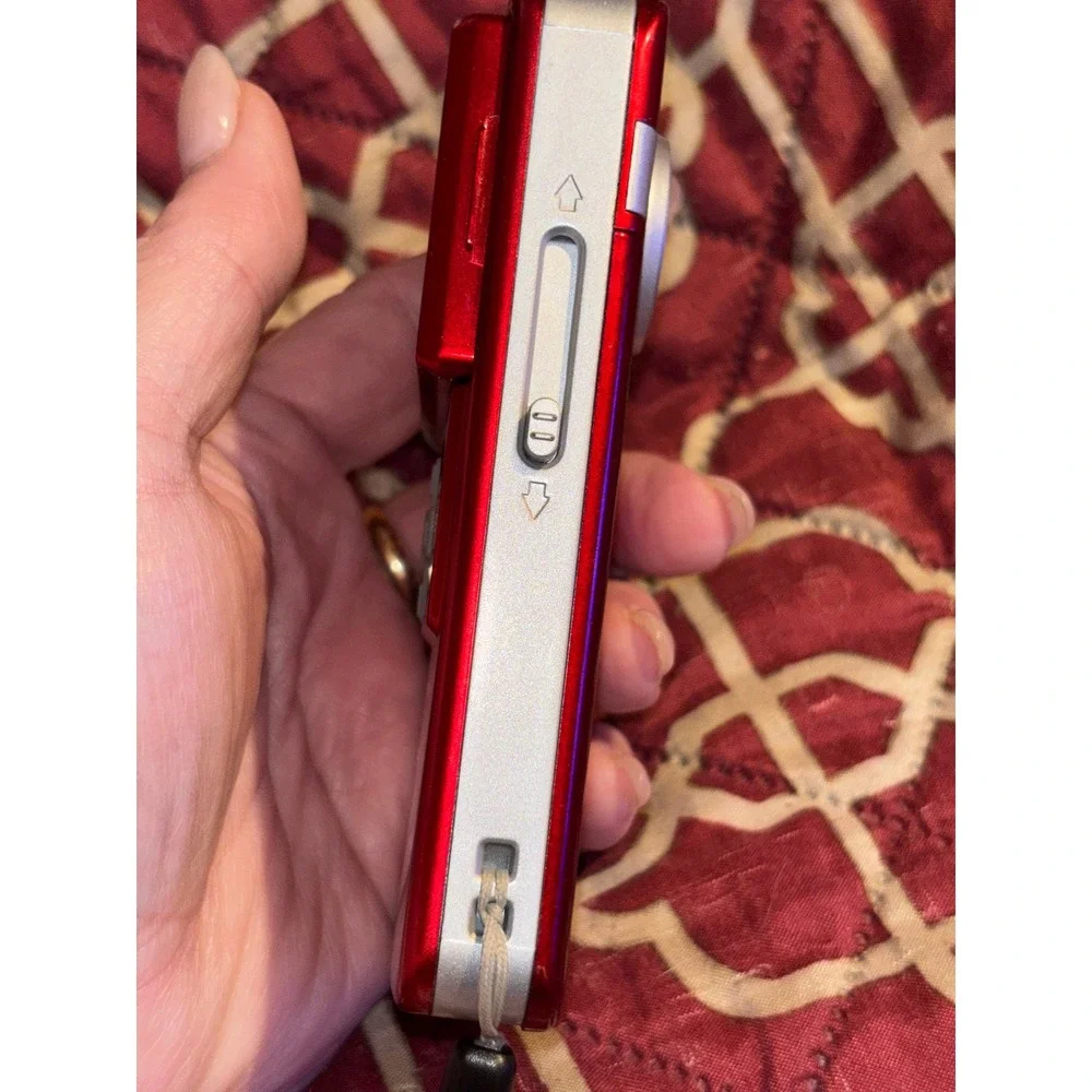 Vivitar DVR 410 Digital Video Recorder Red Metallic Y2K Retro Pocket Camcorder